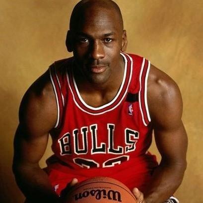 尤文圖斯在意大利杯半準決賽次回合以2-0擊敗佛羅倫薩，貝斯基達尼洛獨中二元